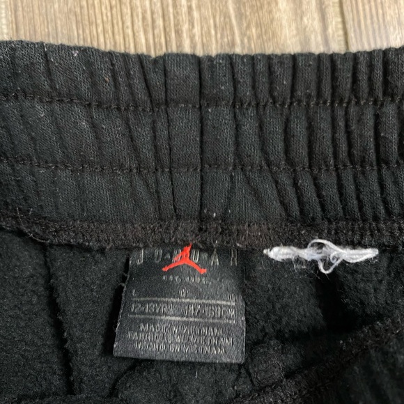SOLD NIKE JORDAN Boy's Black Classic Jogger Fleece Sweatpants Size - Picture 6 of 8